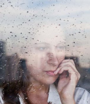 Women feeling depressed in winter